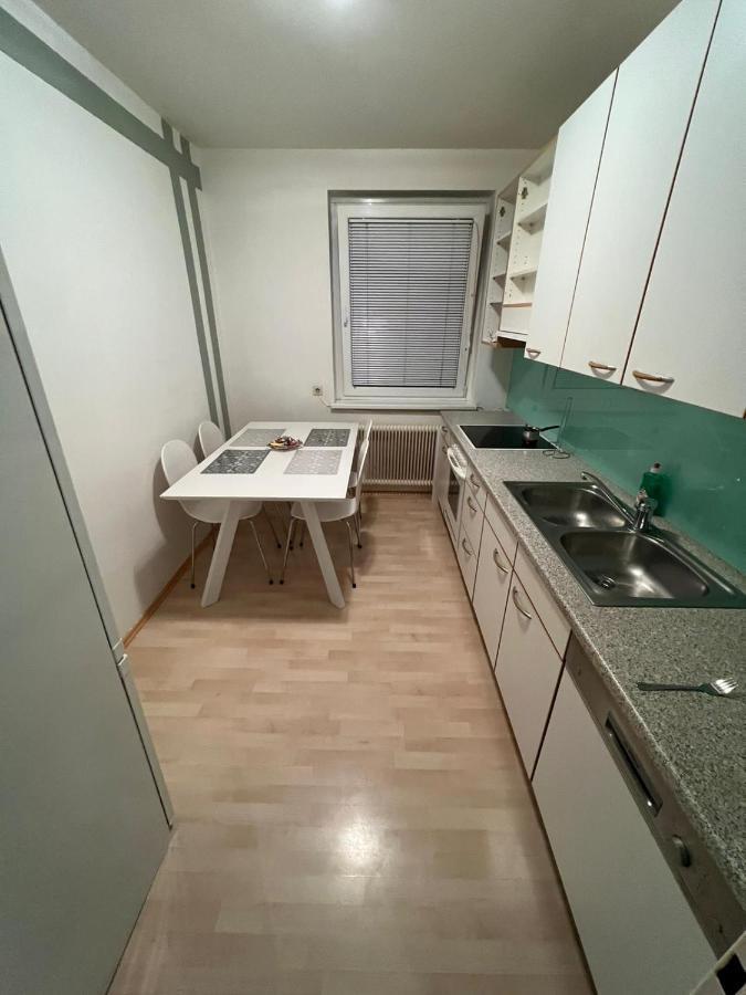 Sehr Gemutliche Wohnung Baden Kültér fotó